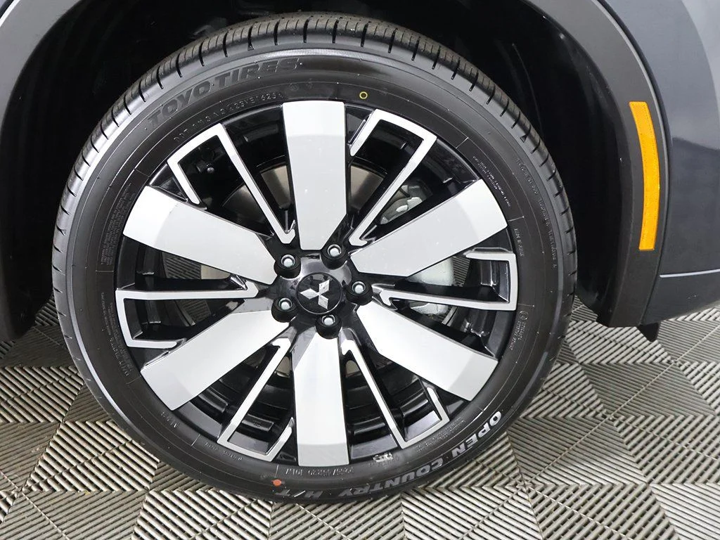 2025 Mitsubishi Outlander SEL - Photo 28