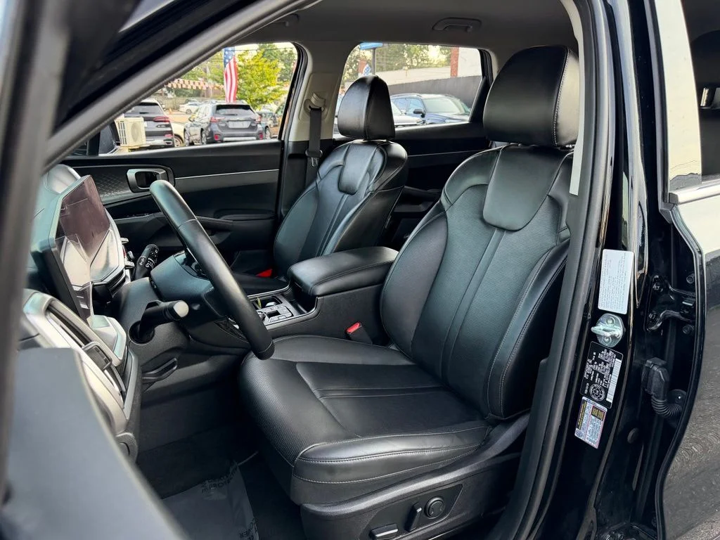 Used 2024 Black Kia X-Line EX image 17