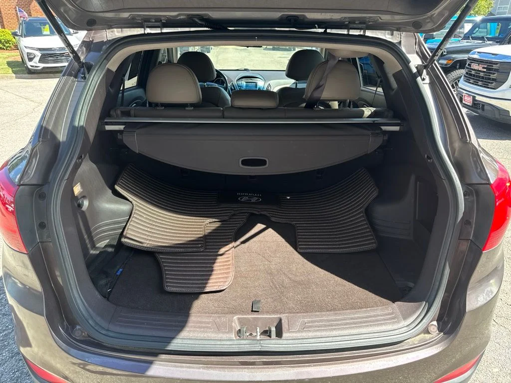 Used 2014 Brown Hyundai SE image 4