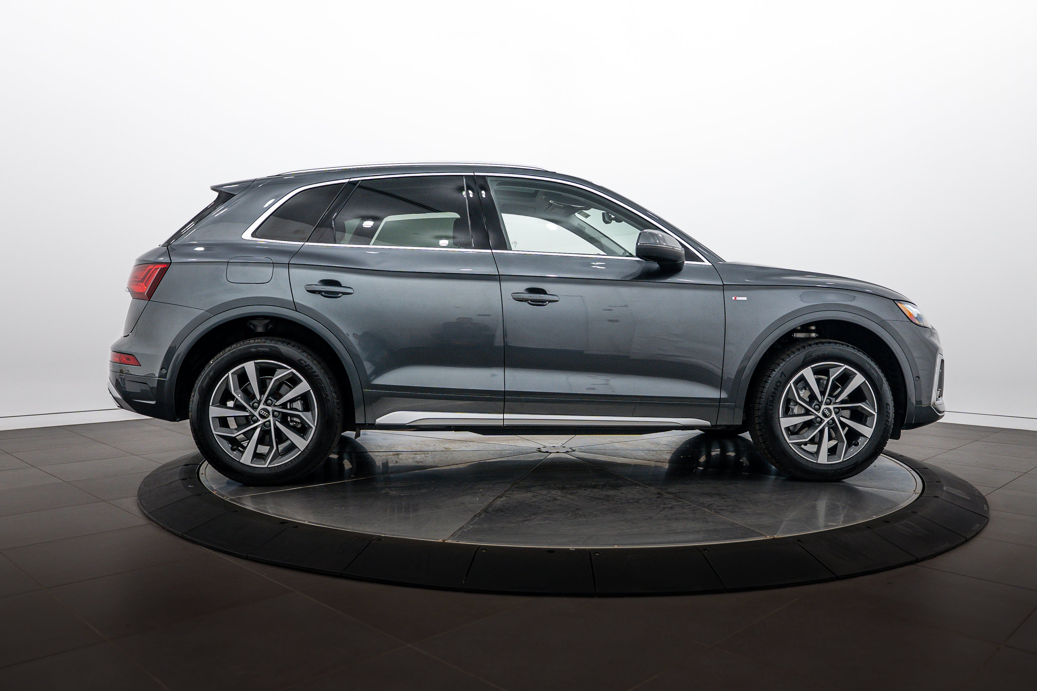 Certified Used 2023 Daytona Gray Pearl Effect Audi S line Prestige image 3