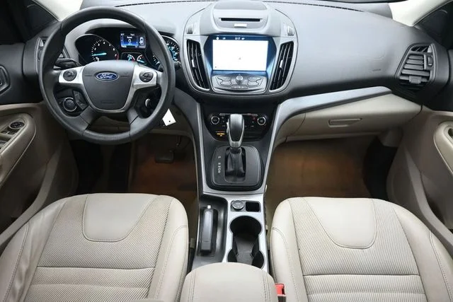 Used 2016 Orange Ford SE image 19
