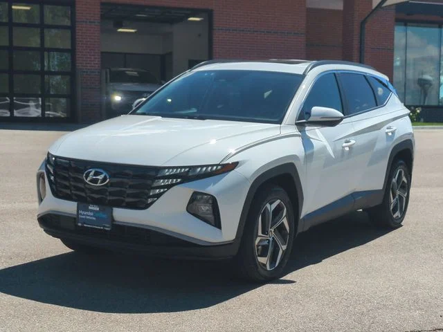 Certified Used 2023 White Hyundai SEL image 3