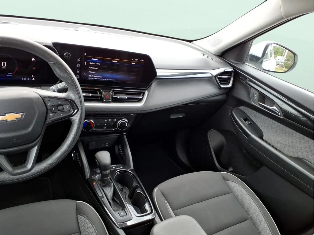 Used 2024 White Chevrolet LT image 18