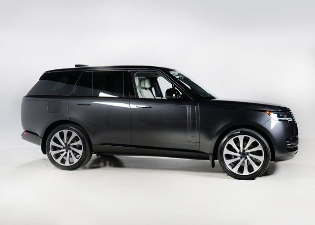 New 2026 Carpathian Grey Land Rover SE image 29