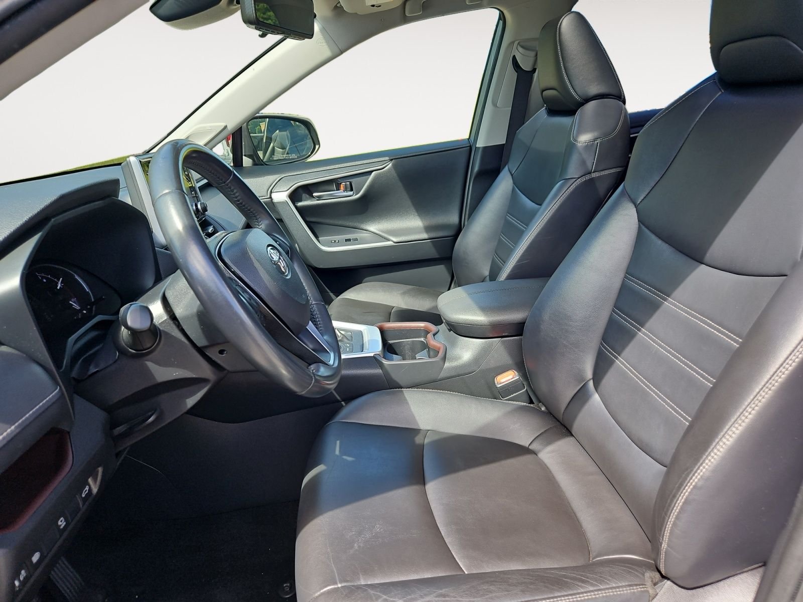 Used 2019 Silver Toyota Limited image 9