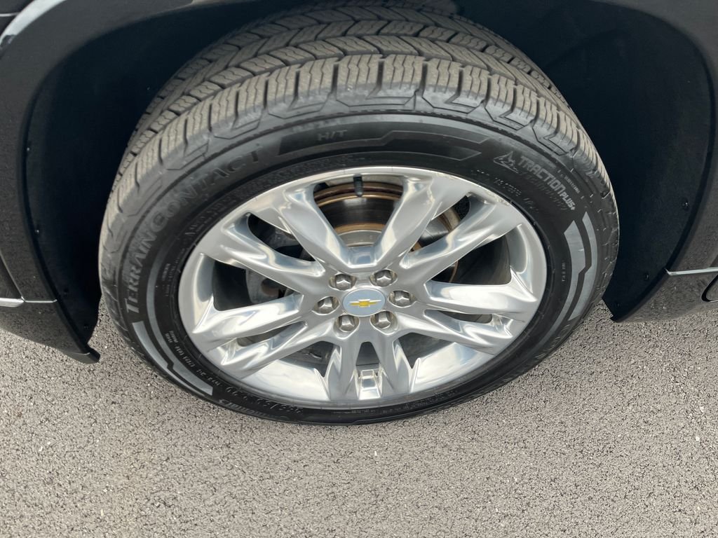 Used 2019 Black Chevrolet High Country image 9