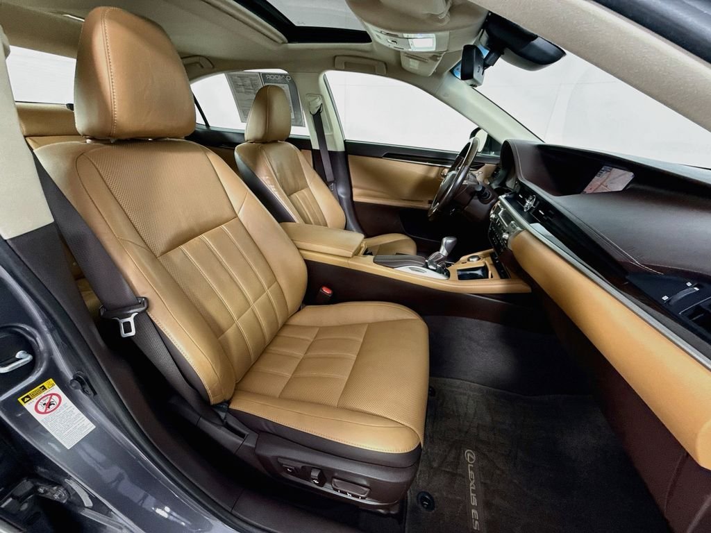 Used 2016 Nebula Gray Pearl Lexus Base image 29