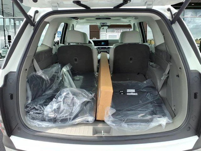 New 2026 White Hyundai SEL Premium image 11