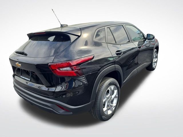 2026 Chevrolet Trax LS - Photo 6
