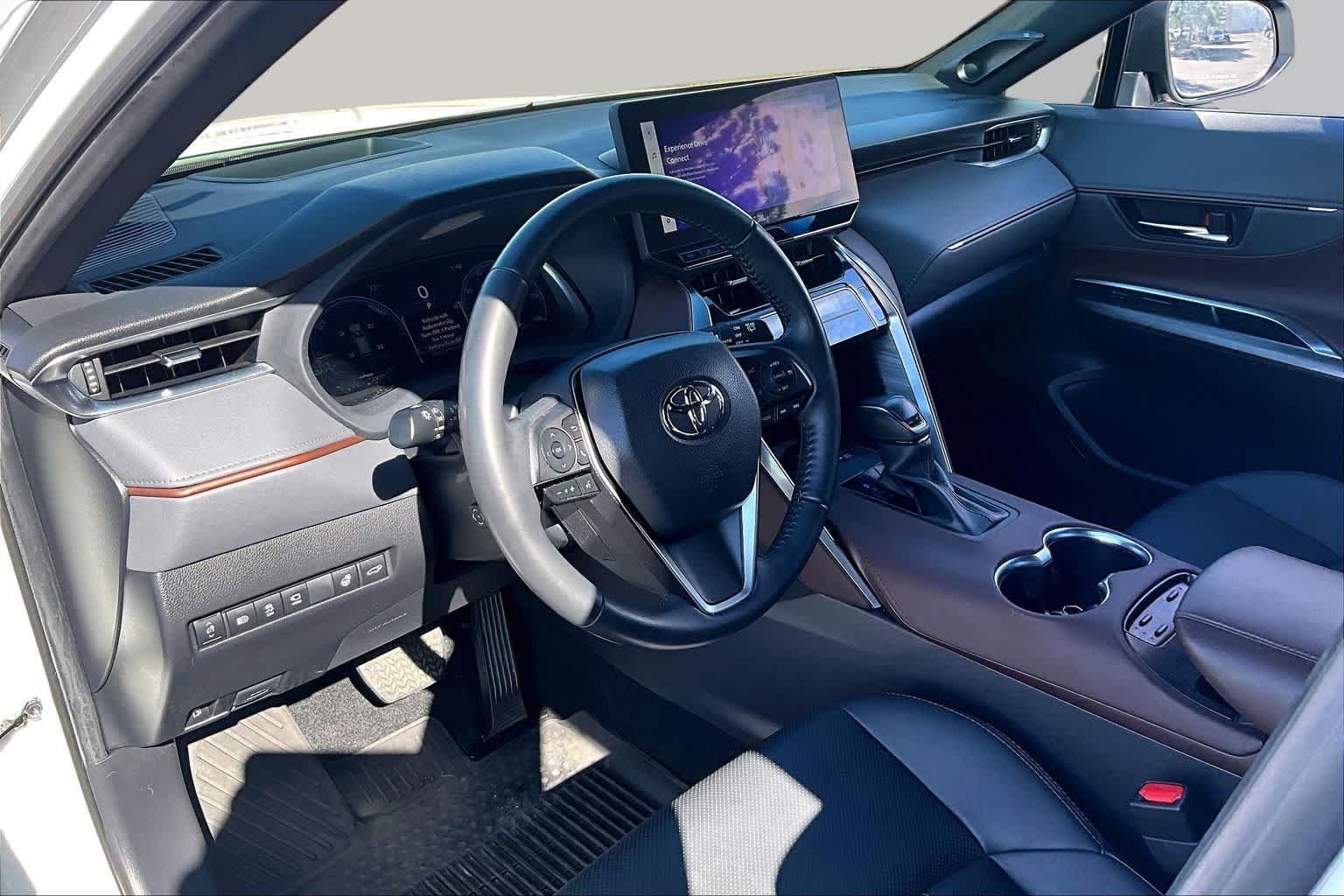 Used 2023 Wind Chill Pearl Toyota Limited image 17