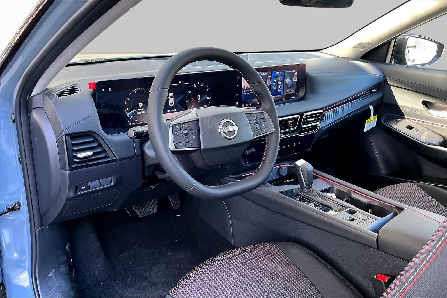 New 2026 Atlantic Gray Metallic / Super Black Two-tone Nissan SR image 10