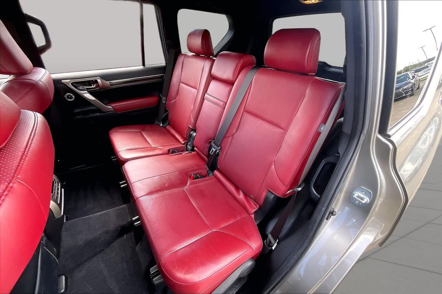 Used 2021 Atomic Silver Lexus Luxury image 18