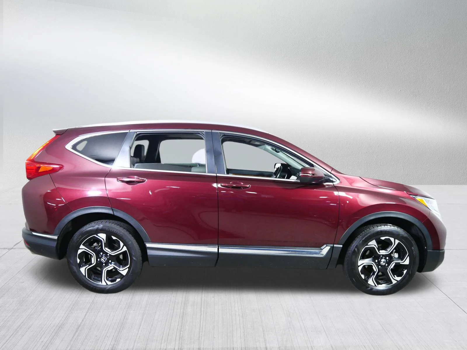 Used 2017 Gray Honda Touring image 8