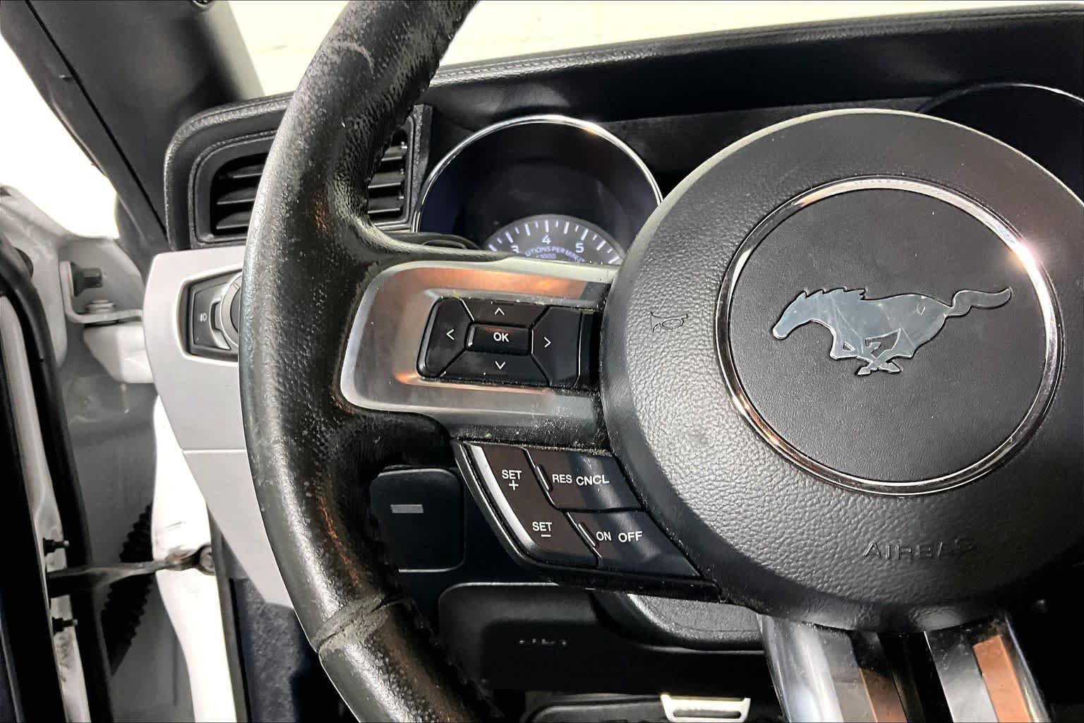 Used 2015 Oxford White Ford EcoBoost Premium image 21