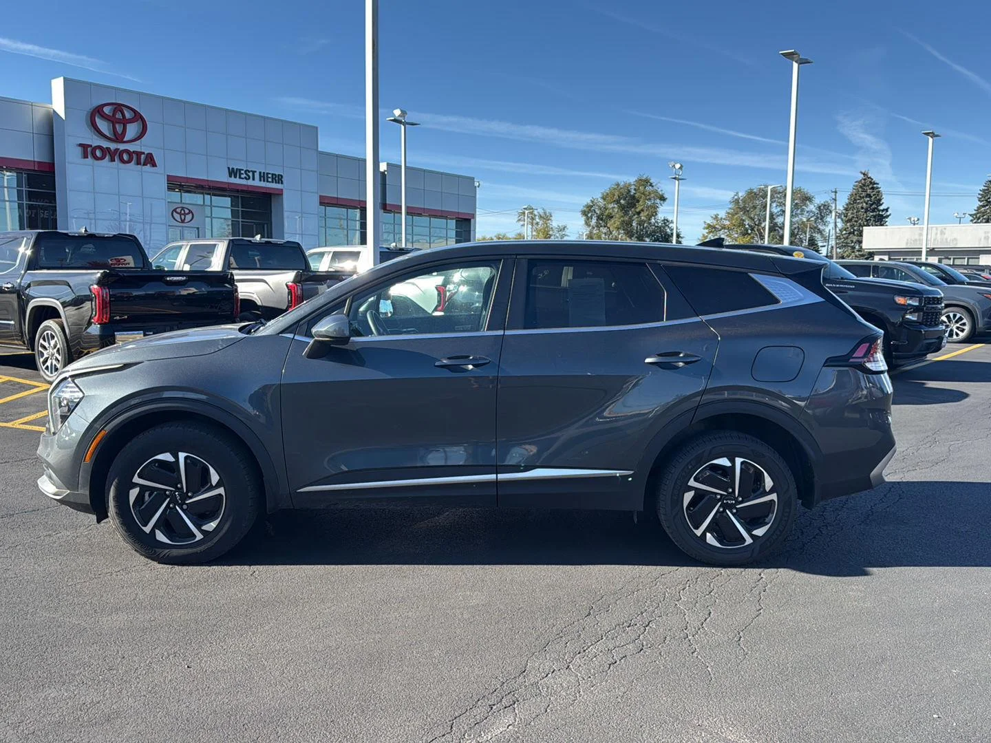 Used 2023 Gravity Gray Kia LX image 6