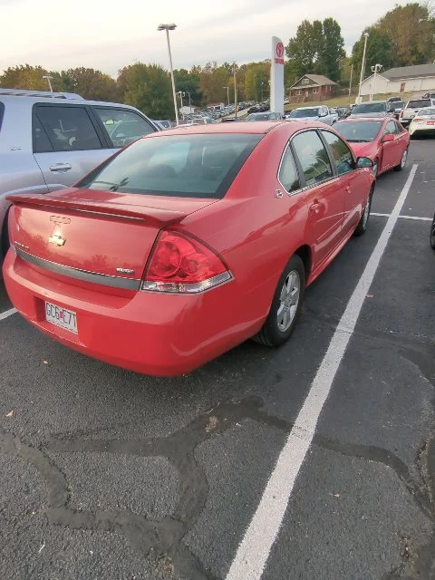Used 2009 Red Chevrolet LT image 6