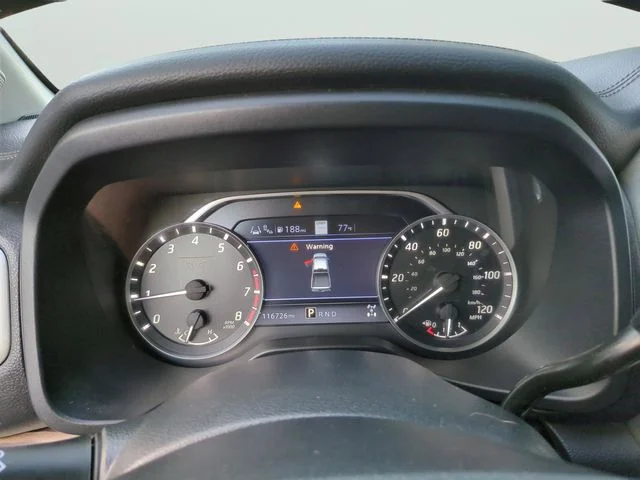Used 2020 Blue Nissan SL image 31