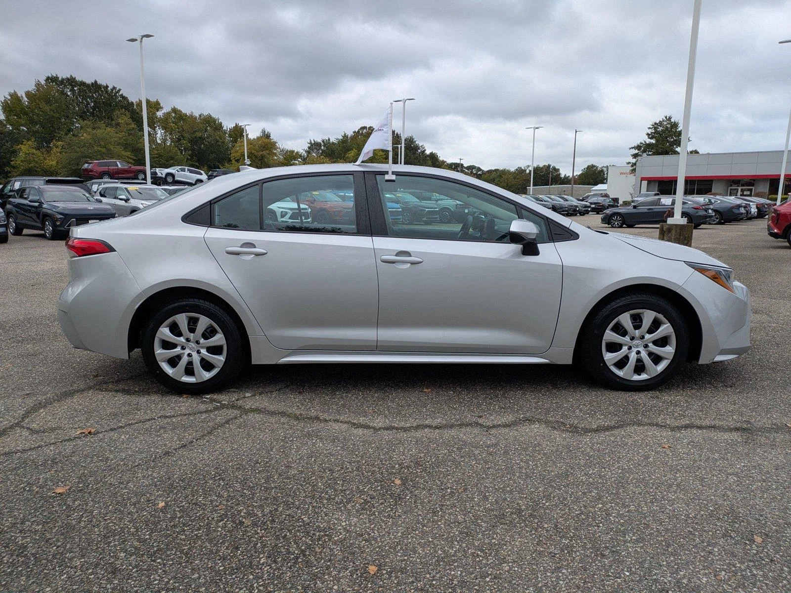 Certified Used 2024  Toyota LE image 3