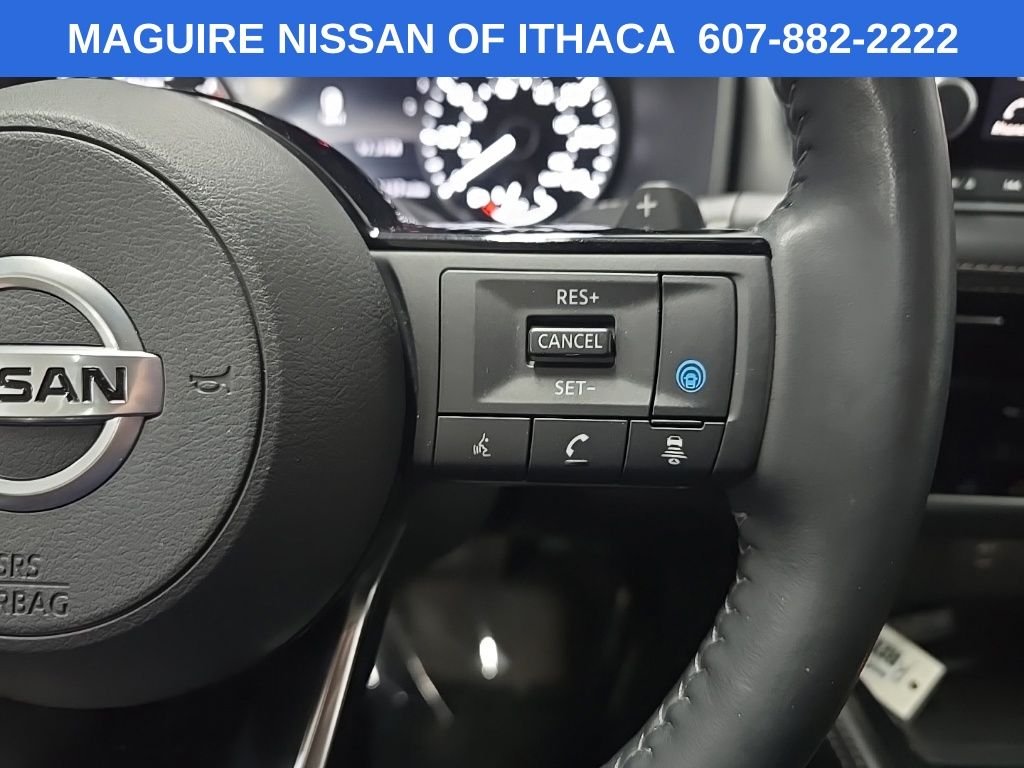 Used 2021 Gray Nissan SL image 21