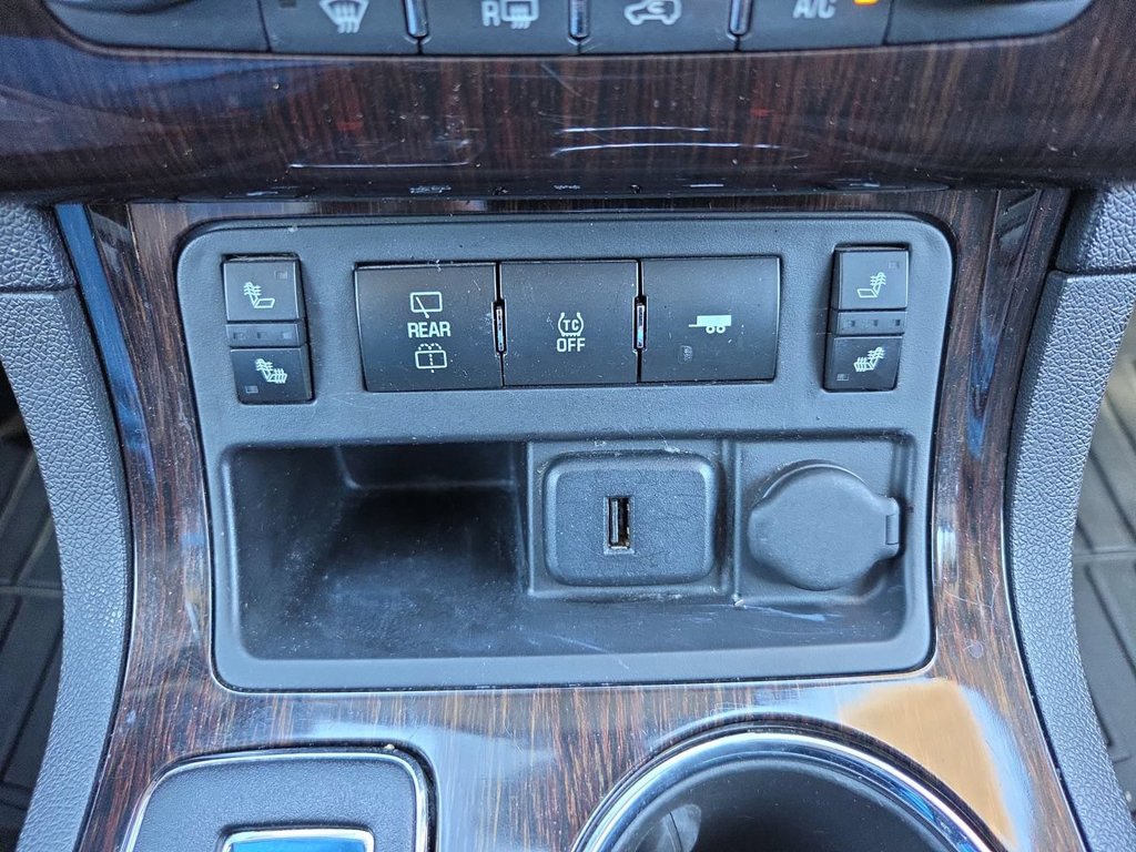Used 2015 Red Chevrolet LT image 23
