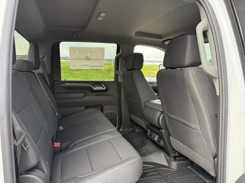 New 2026 Summit White GMC SLE image 7