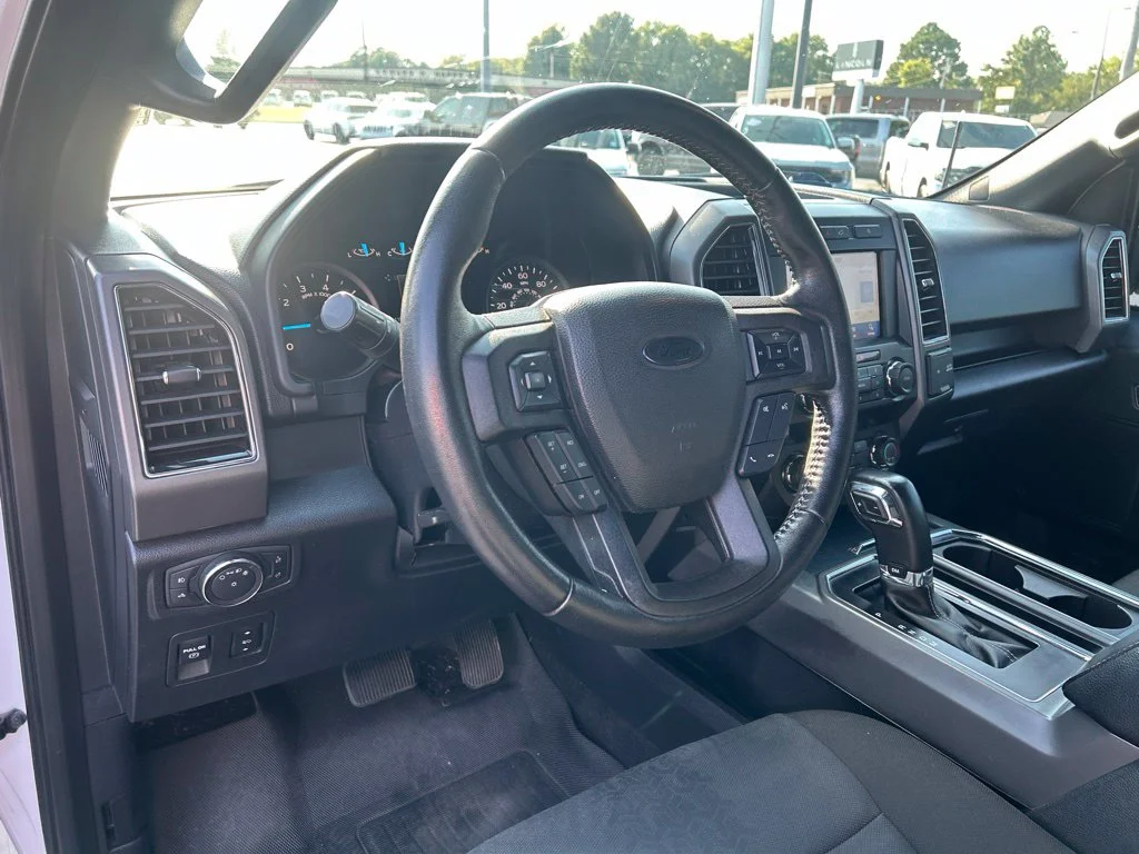 Used 2019 Oxford White Ford XLT image 11