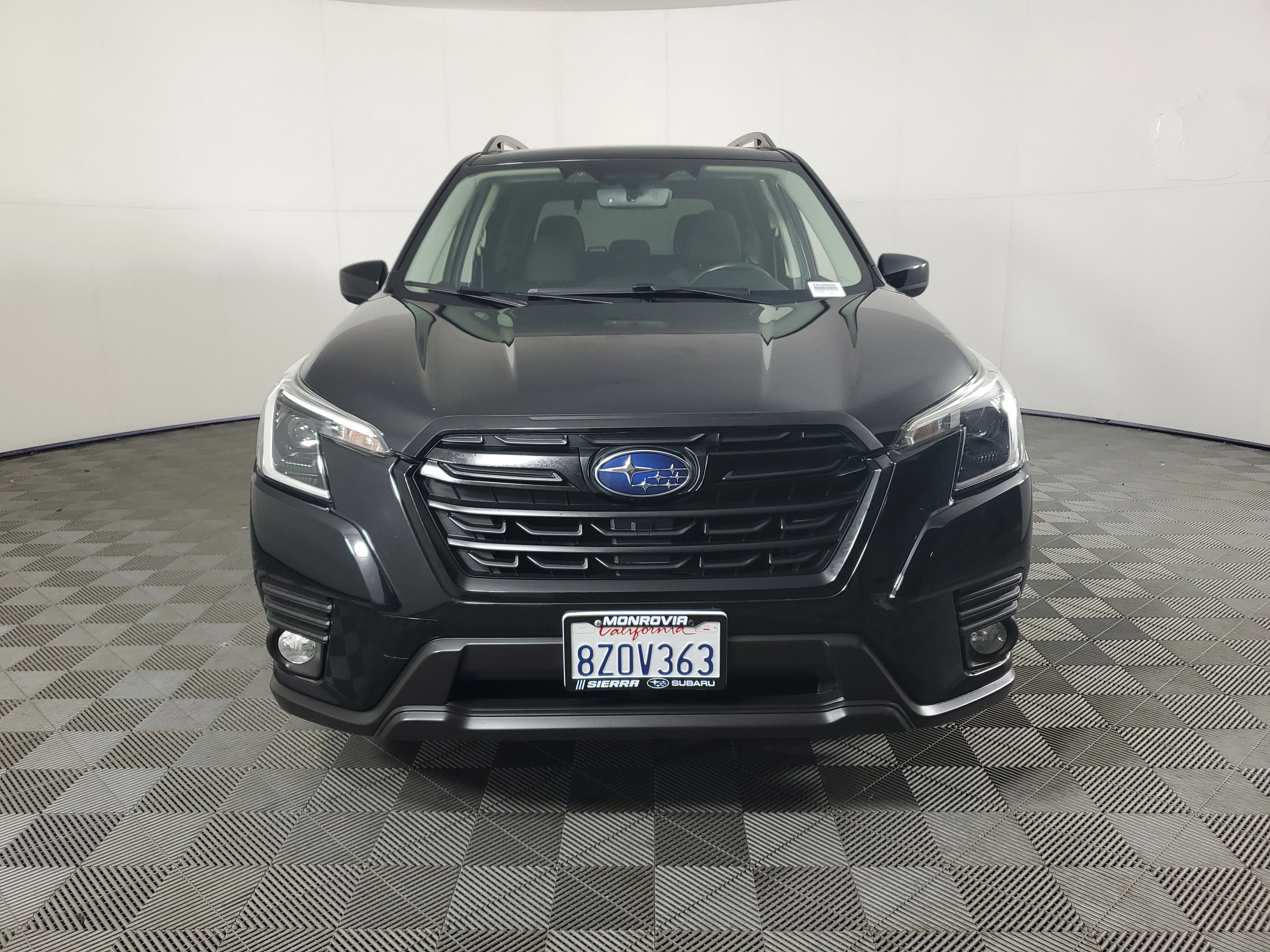 Used 2022 Crystal Black Silica Subaru Premium image 9