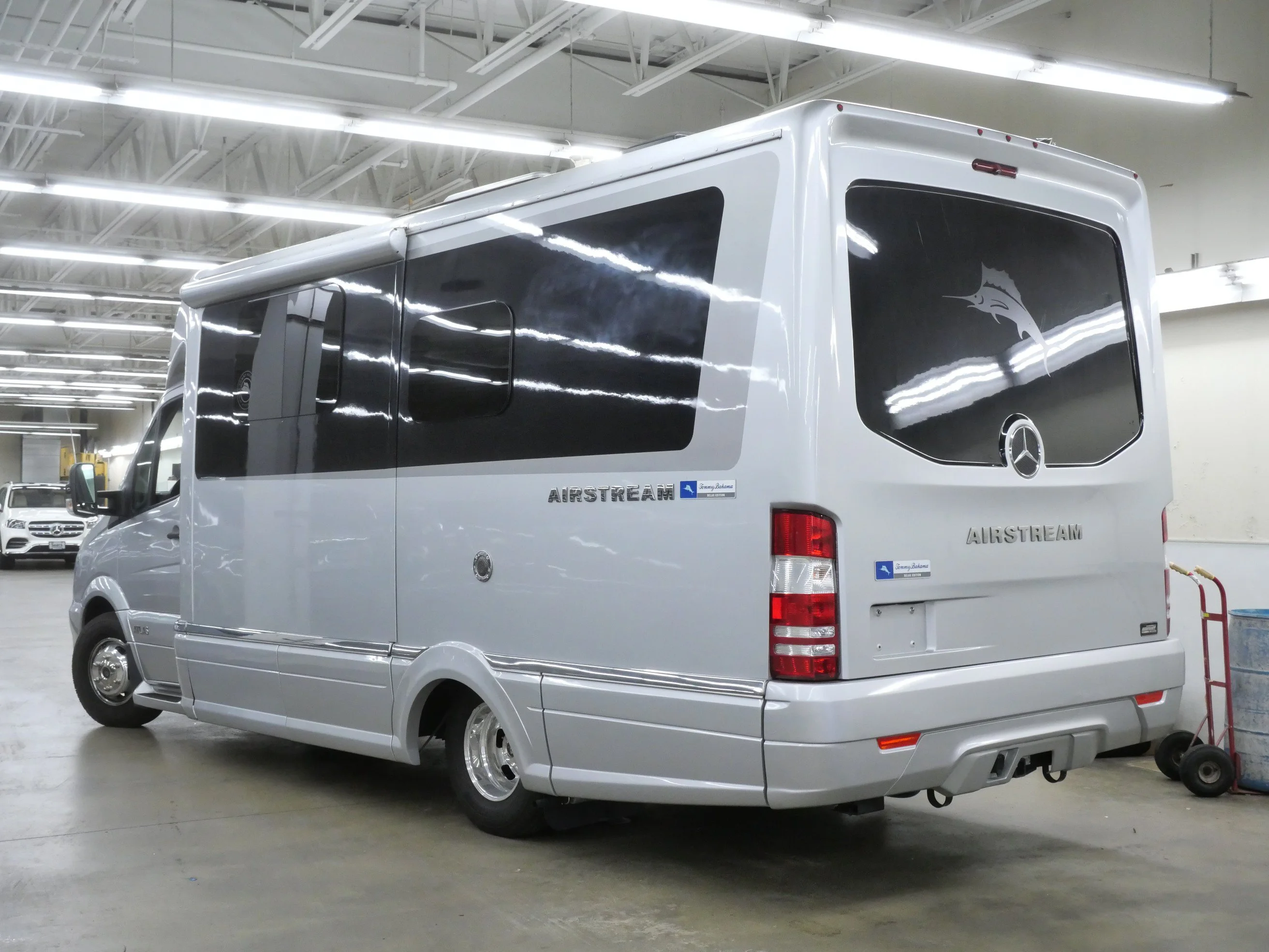Used 2018 Silver Mercedes-Benz 3500 High Roof V6 170 RWD image 4