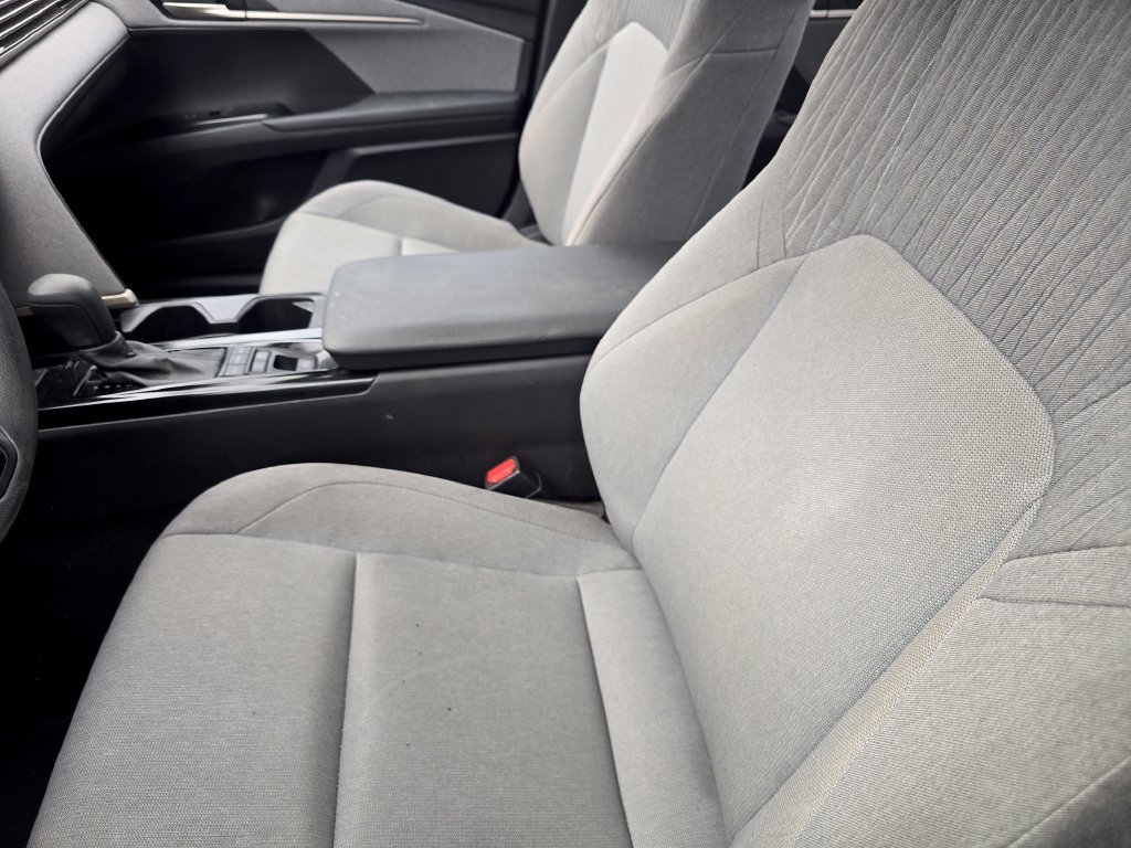 Used 2025  Toyota LE image 22