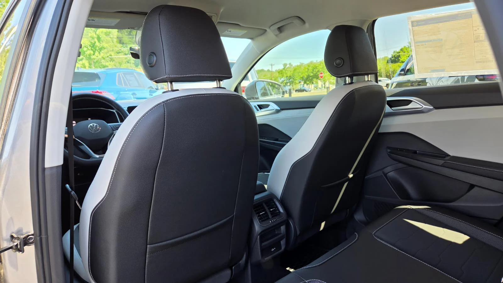 2025 Volkswagen Taos SE - Photo 43