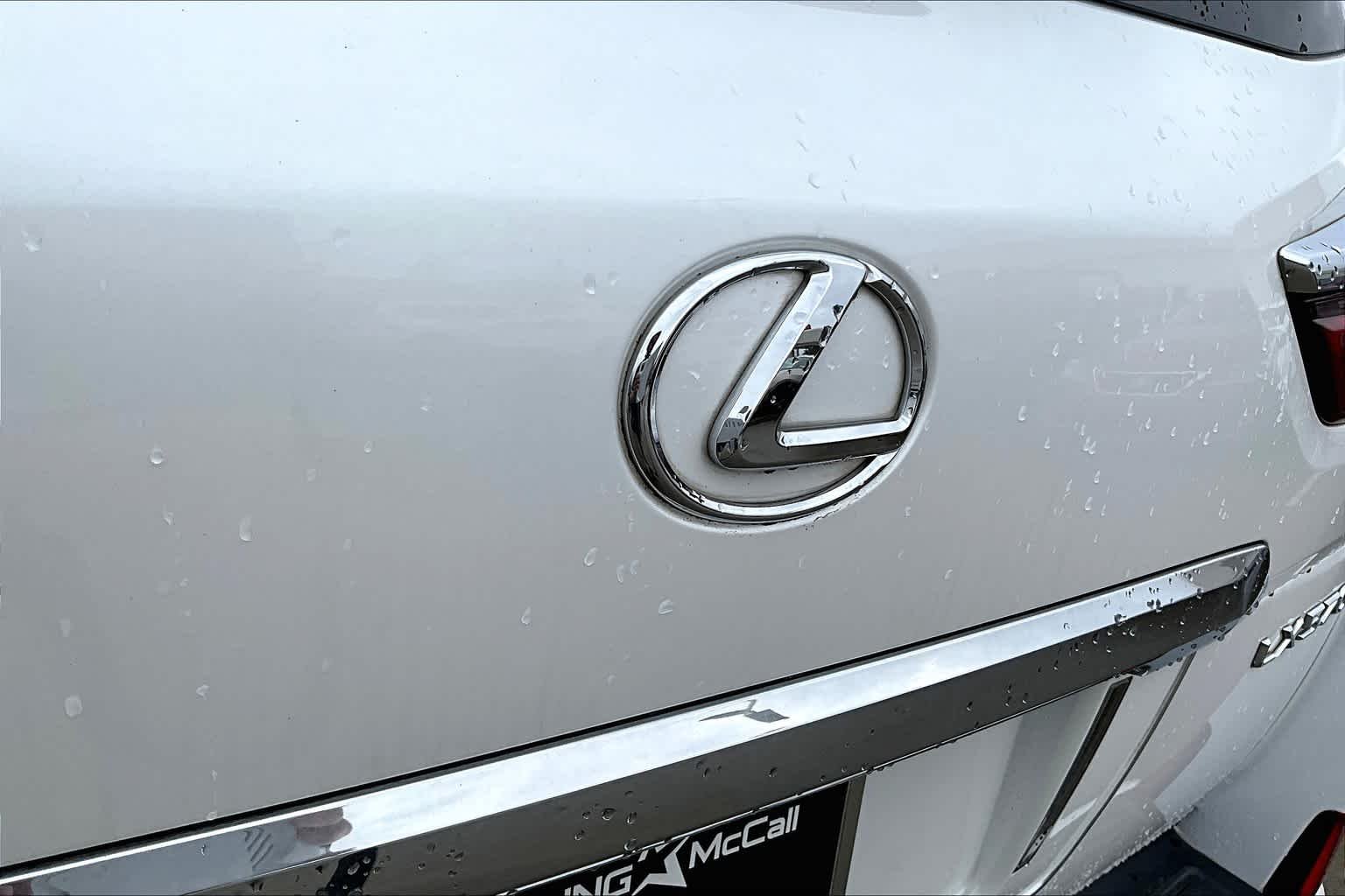 Used 2020 Eminent White Pearl Lexus  image 31