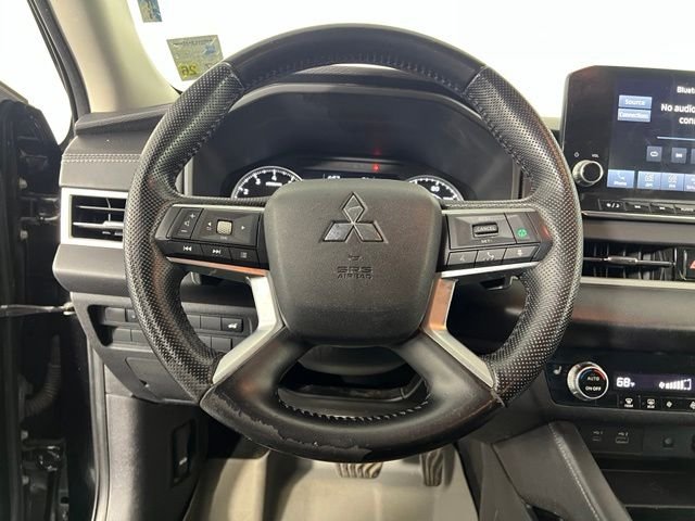Used 2022 Black Mitsubishi SE image 20