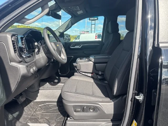 2026 Chevrolet Silverado 1500 LT - Photo 9