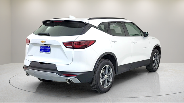 New 2026 White Chevrolet LT image 7