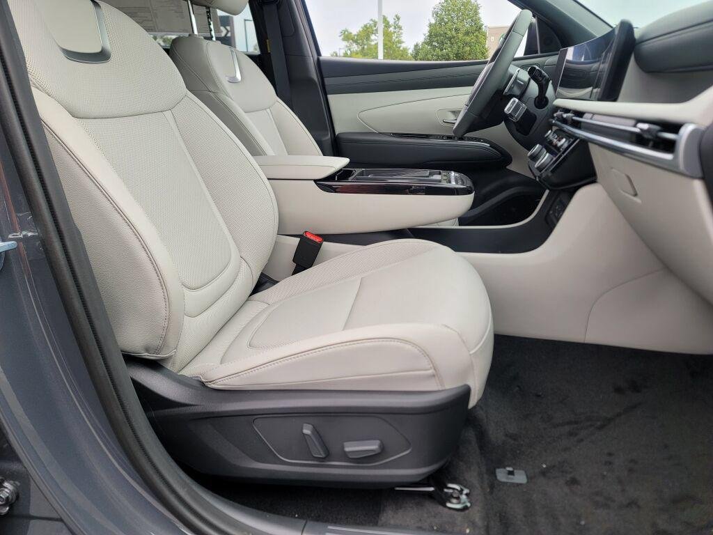 New 2026 Ecotronic Gray Hyundai Limited image 4
