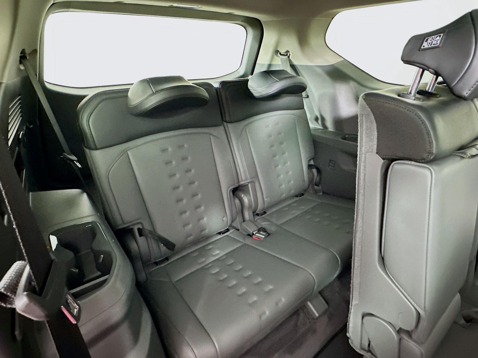 Used 2024 Pebble Gray Kia Wind image 28