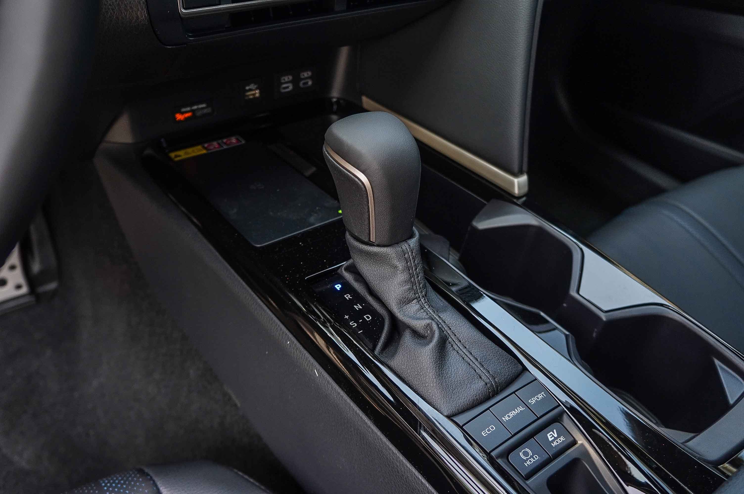 New 2026 Wind Chill Pearl Toyota XSE image 21
