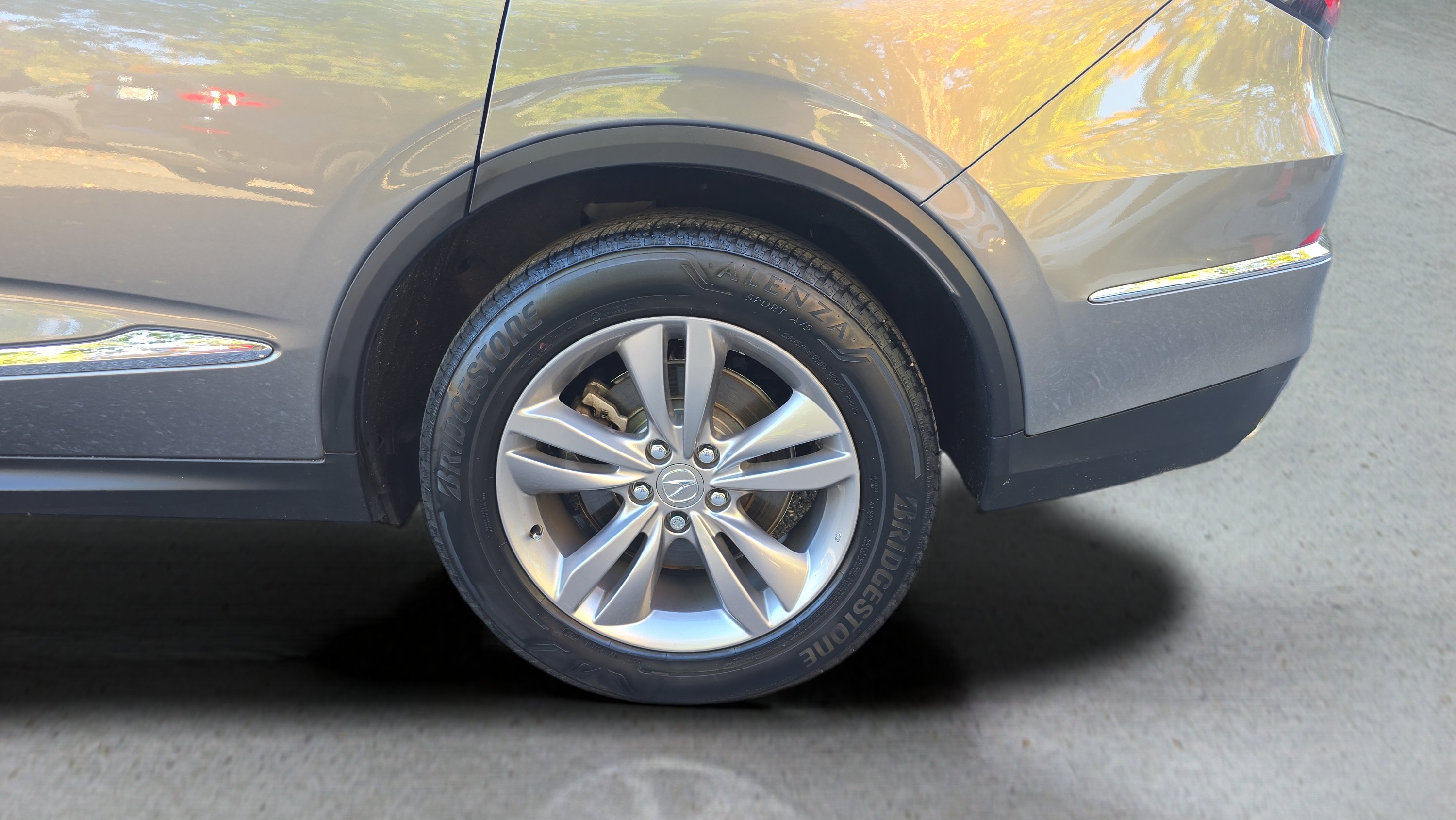 Certified Used 2023 Liquid Carbon Metallic Acura SH-AWD image 61