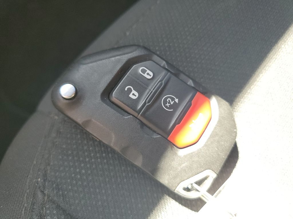 Used 2021  Jeep Sport image 24