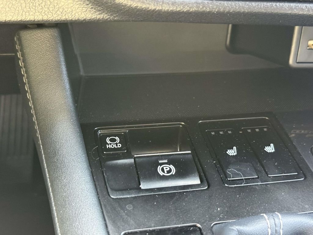 Used 2021  Lexus 350 image 30