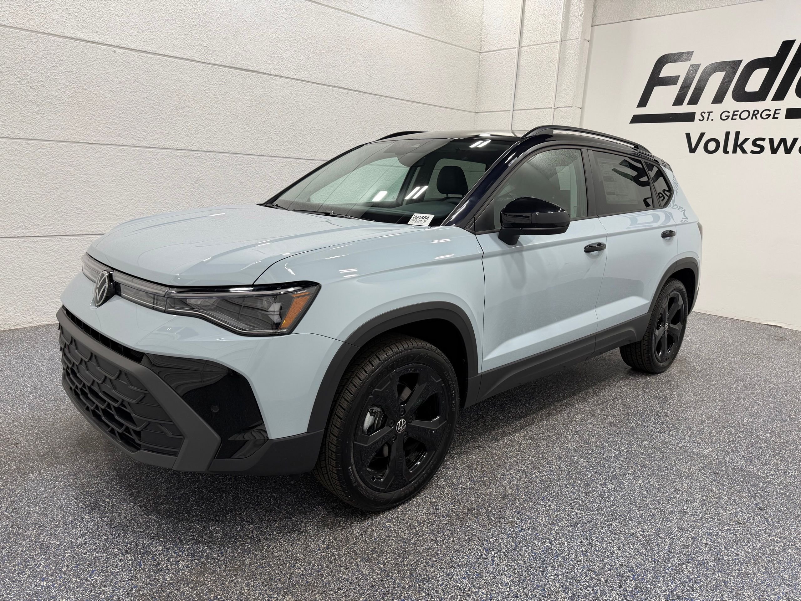 2026 Volkswagen Taos SE Black