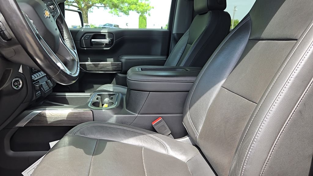 Used 2020 Black Chevrolet LTZ image 10
