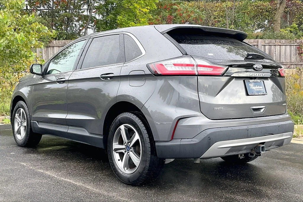 Used 2022 Gray Ford SEL image 10