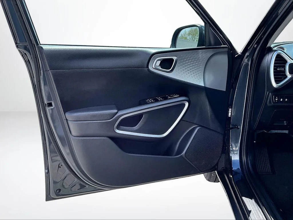 2025 Kia Soul LX - Photo 24