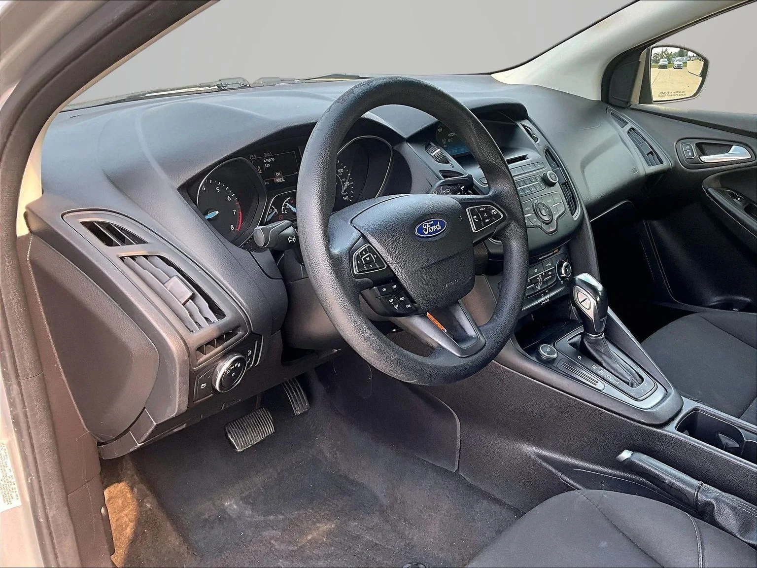 Used 2016 Silver Ford SE image 14