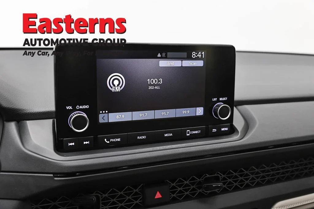 Used 2025 White Honda LX image 18