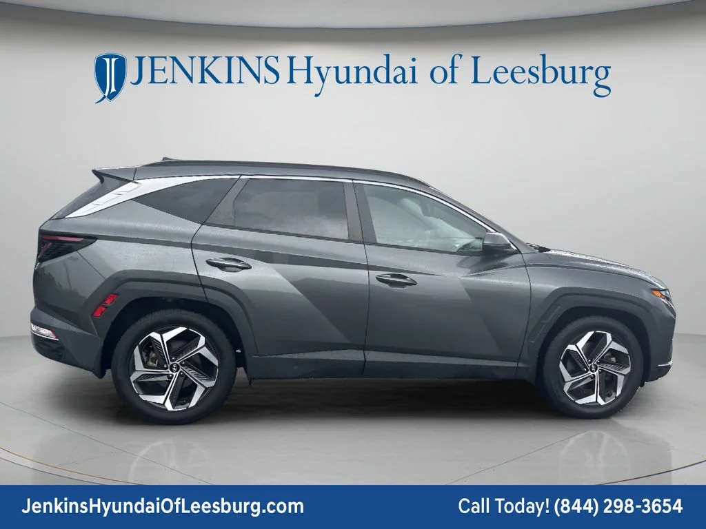 Used 2023 Gray Hyundai SEL image 4