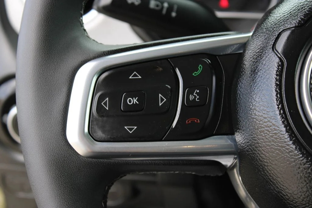 Used 2026  Jeep Sahara image 24