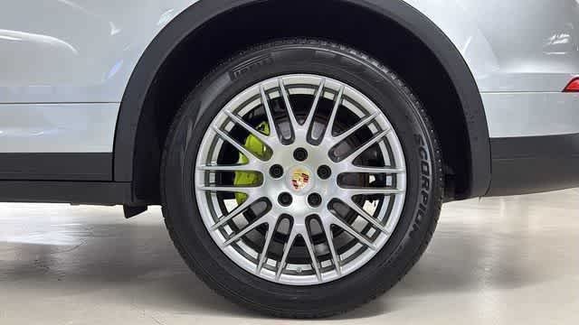 Used 2017  Porsche S E-Hybrid image 9