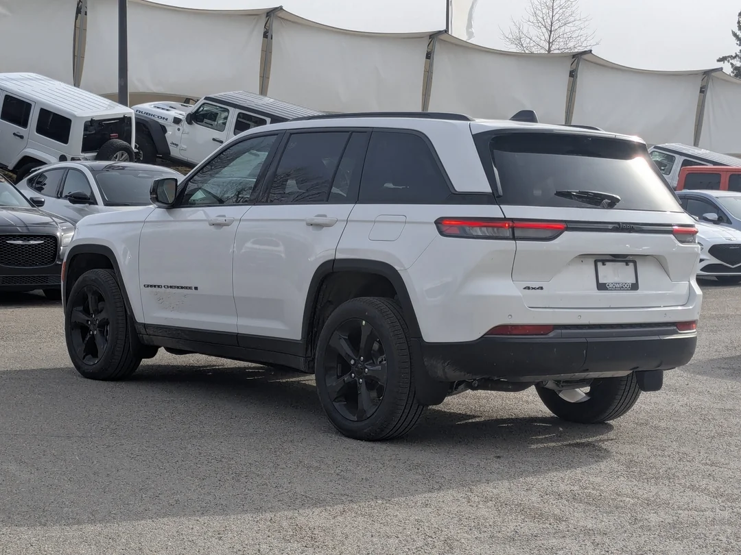 New 2026 White Jeep Limited - - 4x4 - Ltd Altitude Pkg - Lux Tech Grp II - Pano Sunroof - 20 Black Wheels & More! image 6